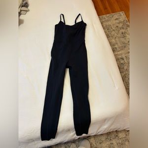 Aritzia unitard leggings 
Some Pilling